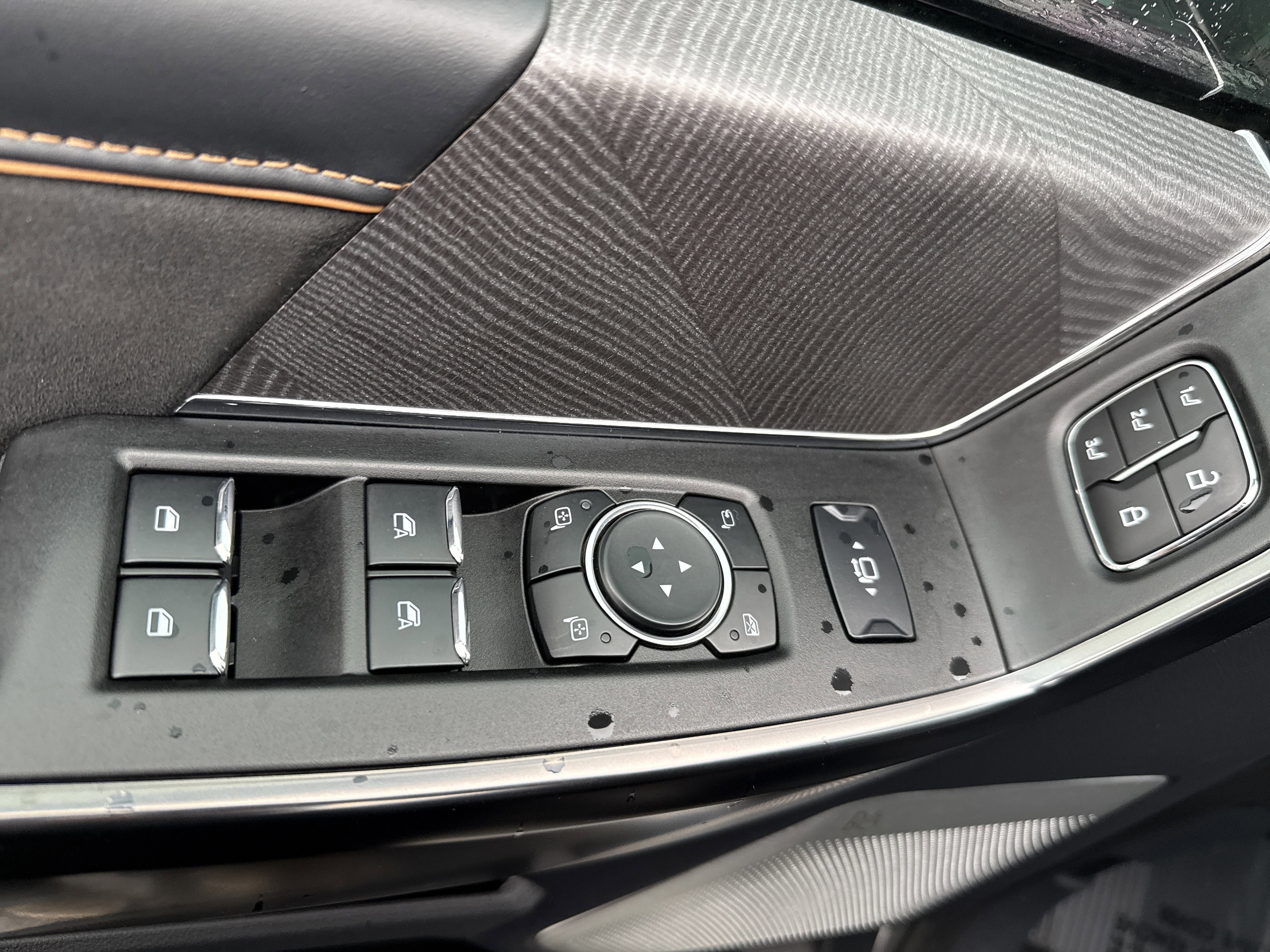 Certified 2023 Ford F350 Platinum w/ FX4 Off-Road Package image 16