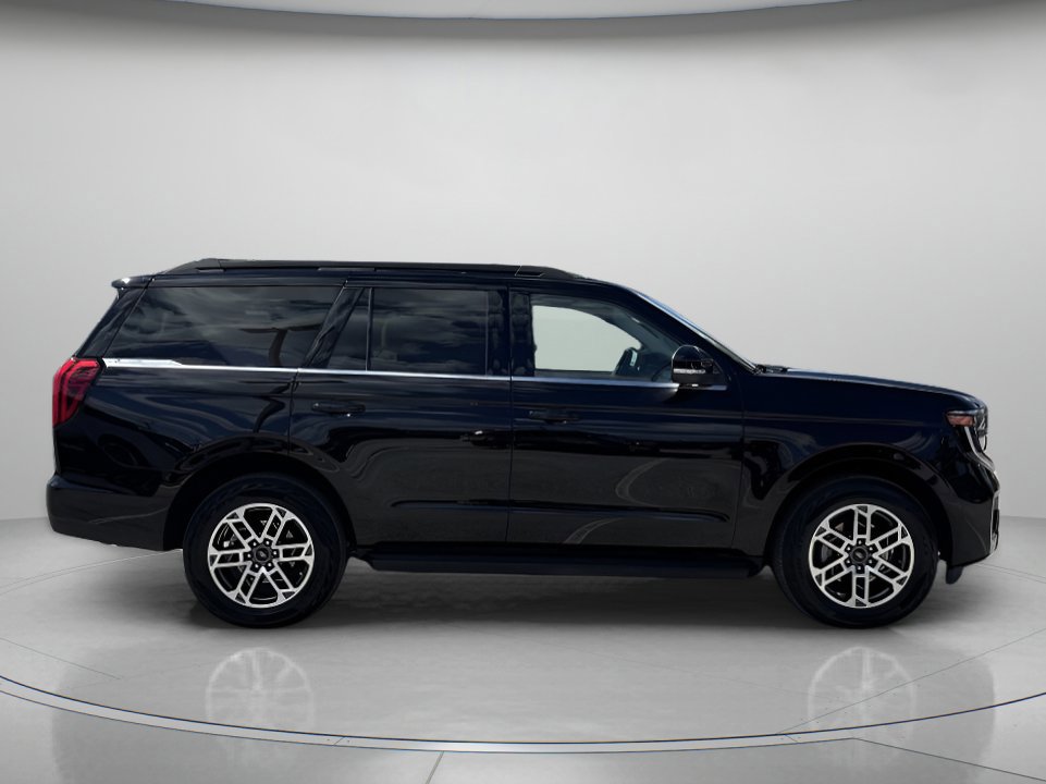 Certified 2025 Ford Expedition Active AWD/4WD image 5