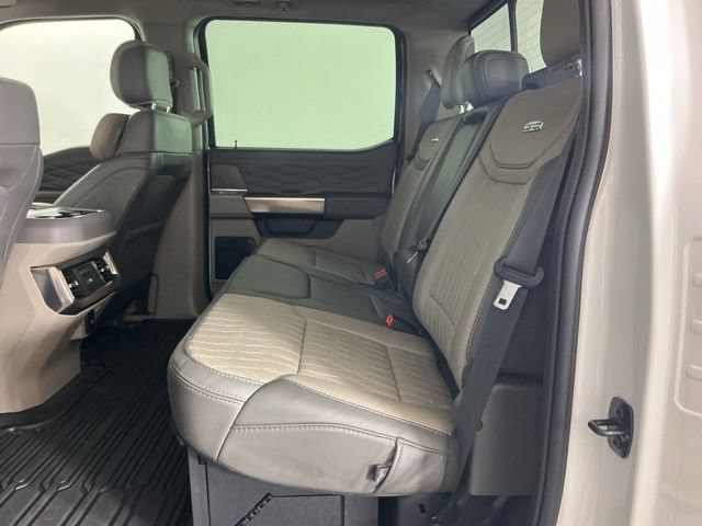 Certified 2025 Ford F450 Platinum w/ Platinum Plus Package AWD/4WD image 32