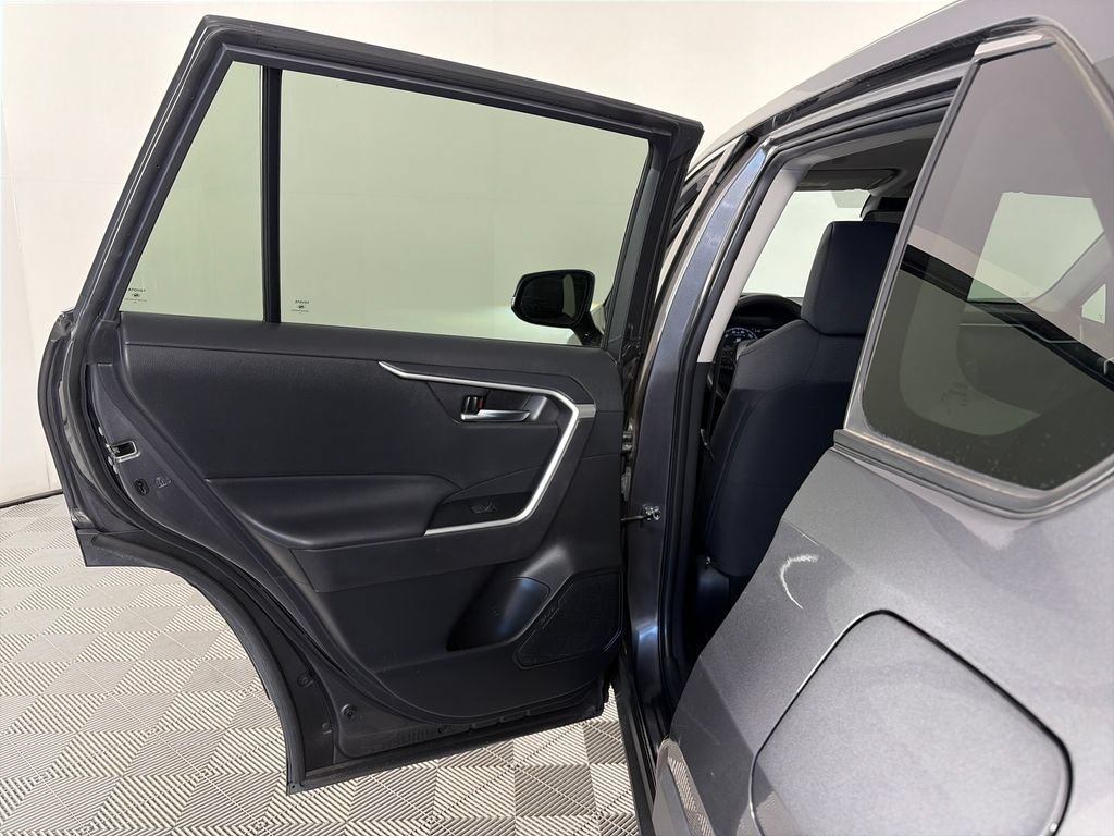 Used 2024 Toyota RAV4 XLE AWD/4WD image 12