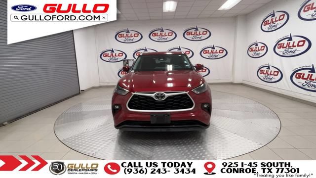 Used 2022 Toyota Highlander XLE FWD image 3