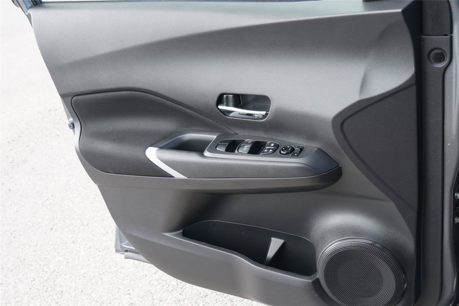 Used 2024 Nissan Kicks SV FWD image 19