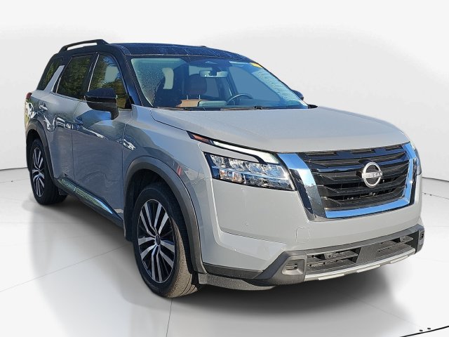 Used 2024 Nissan Pathfinder Platinum FWD 360° Tour