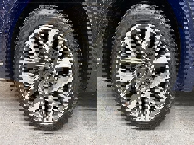 Used 2023 Hyundai Santa Fe Calligraphy image 2