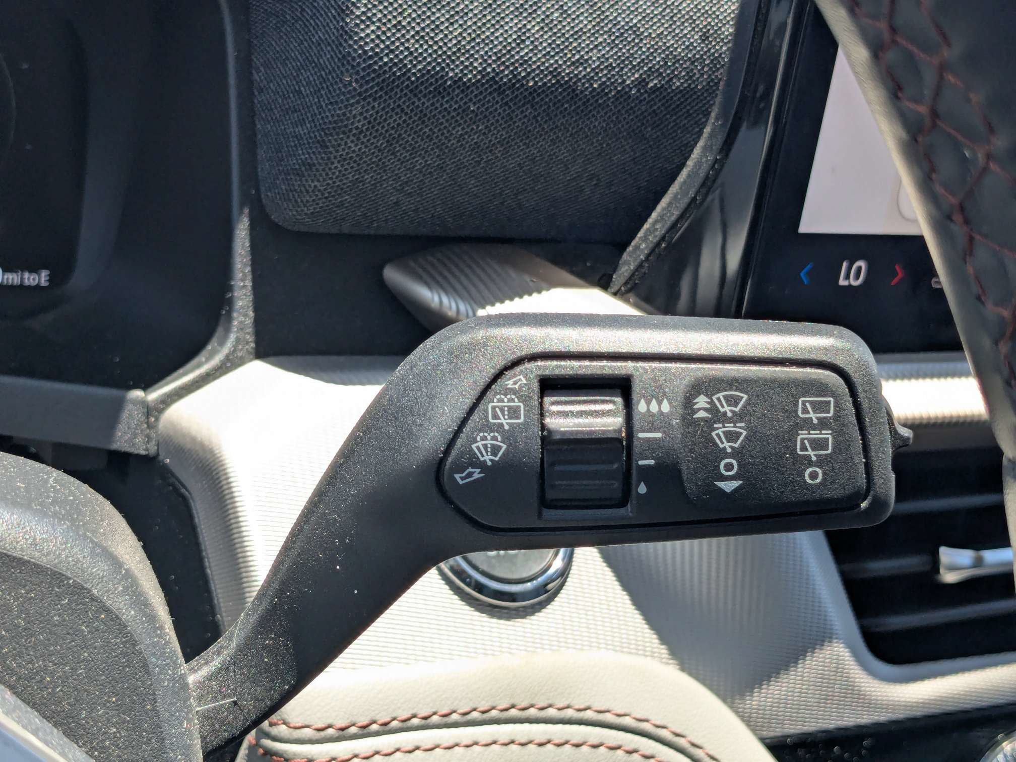 Certified 2025 Ford Explorer Active w/ Active Comfort Package RWD image 29