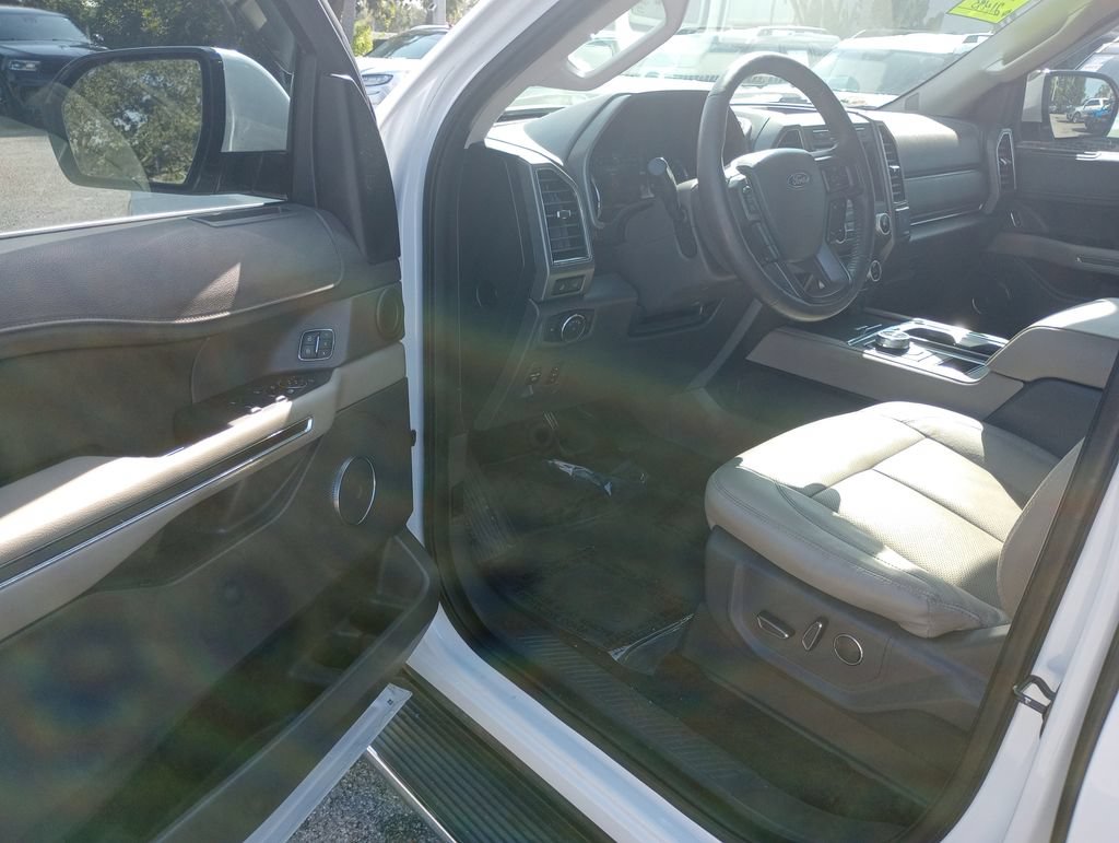 Certified 2018 Ford Expedition XLT w/ Equipment Group 202A RWD image 23