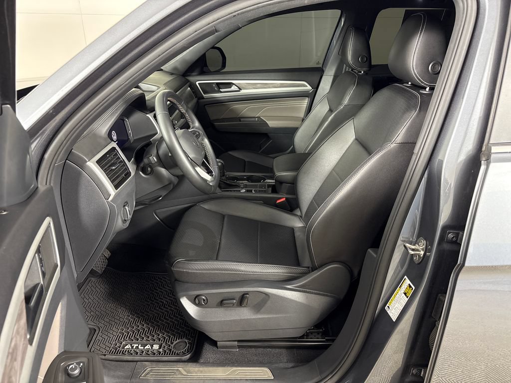 Used 2023 Volkswagen Atlas Cross Sport SE FWD image 25