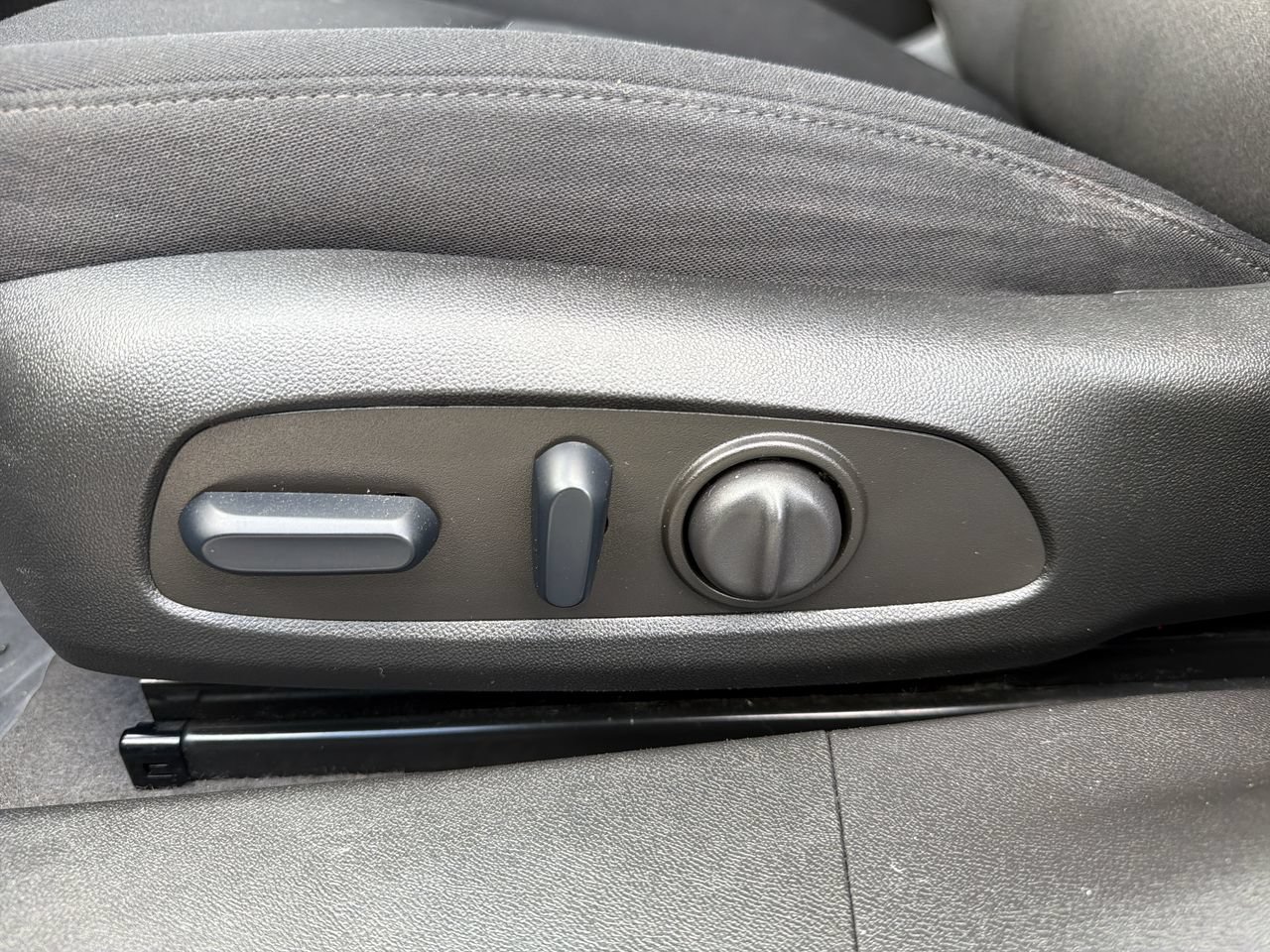 Used 2024 Chevrolet Malibu LT FWD image 18