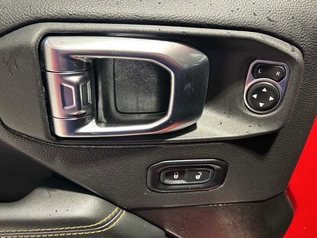 Used 2025 Jeep Wrangler Unlimited Sahara w/ Safety Group AWD/4WD image 21