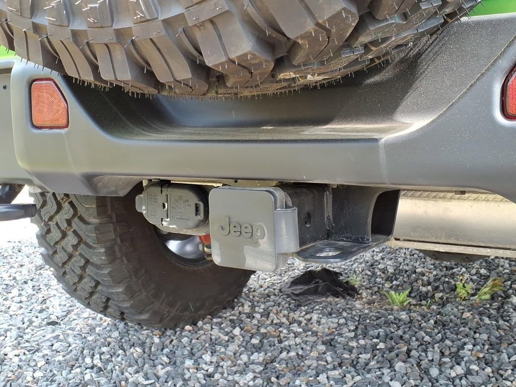 Used 2025 Jeep Wrangler Sport AWD/4WD image 11