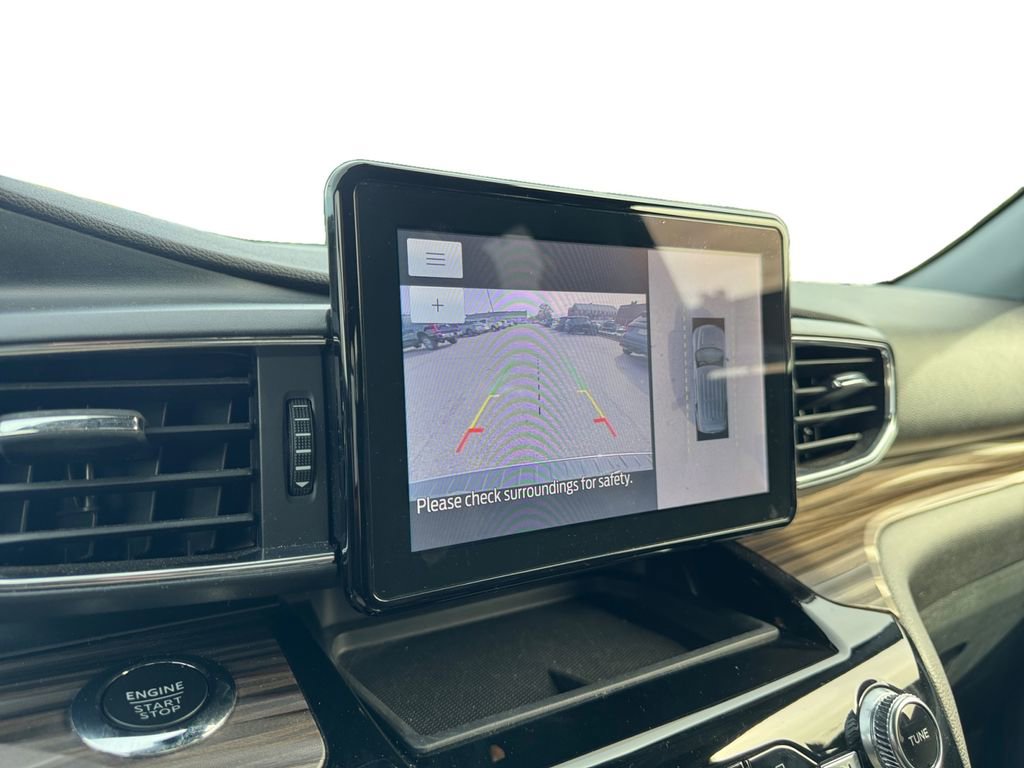 Certified 2022 Ford Explorer Limited w/ Equipment Group 301A image 14