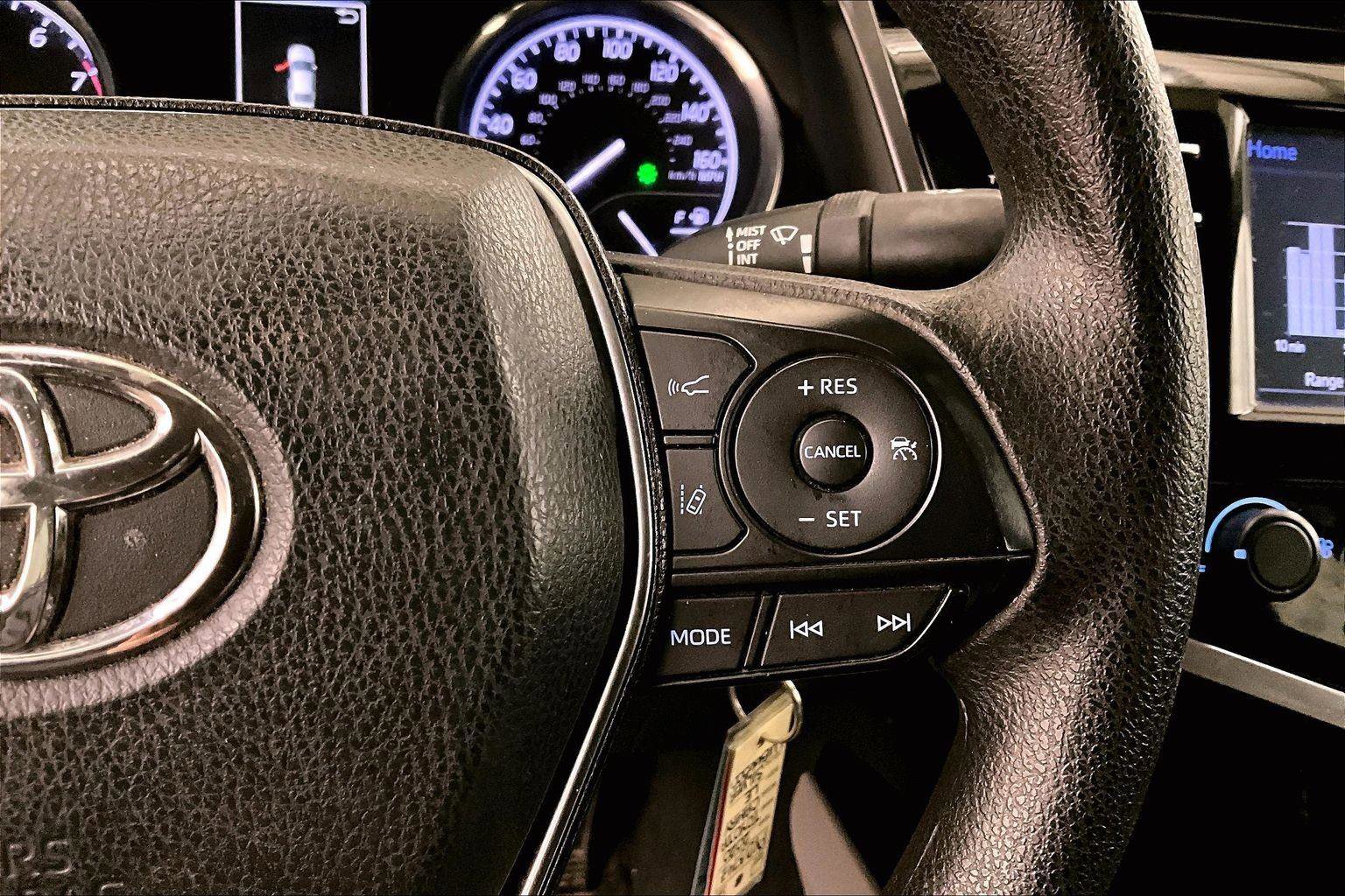 Used 2020 Toyota Camry LE image 18