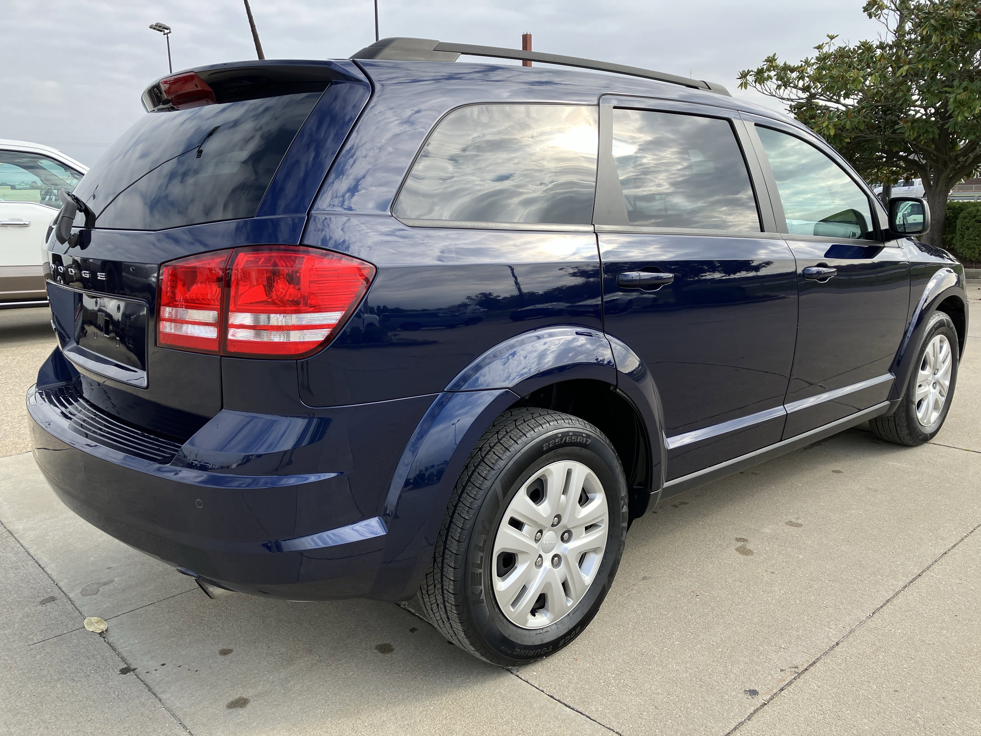 Used 2020 Dodge Journey SE image 5