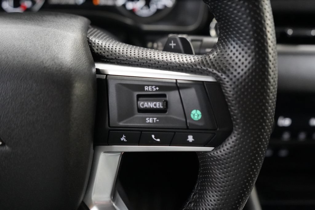 Used 2025 Mitsubishi Outlander SE FWD image 32