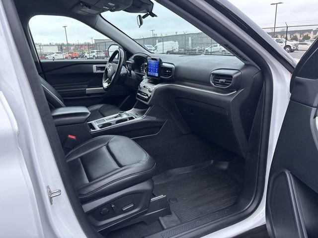 Certified 2020 Ford Explorer XLT w/ Equipment Group 202A image 8