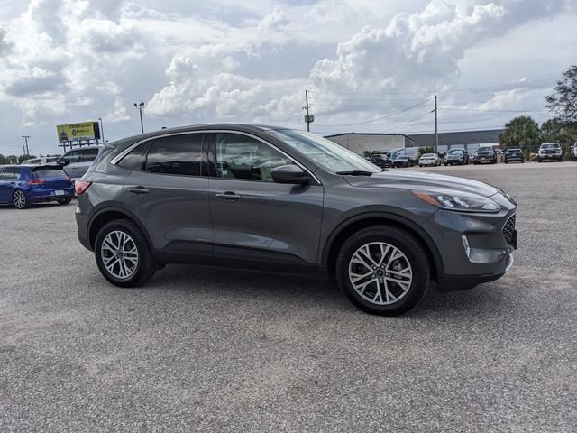 Certified 2022 Ford Escape SEL w/ Technology Package AWD/4WD image 2