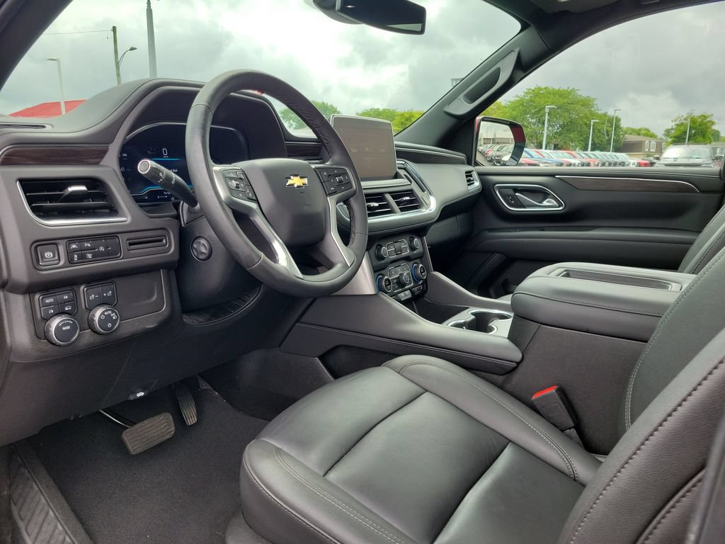 Used 2024 Chevrolet Suburban LT w/ Luxury Package AWD/4WD image 21