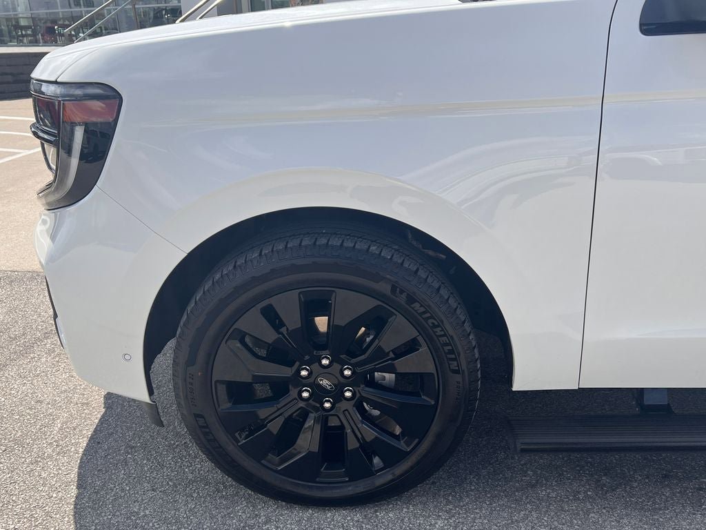 Certified 2025 Ford Expedition Max Platinum w/ Stealth Appearance Package AWD/4WD image 35