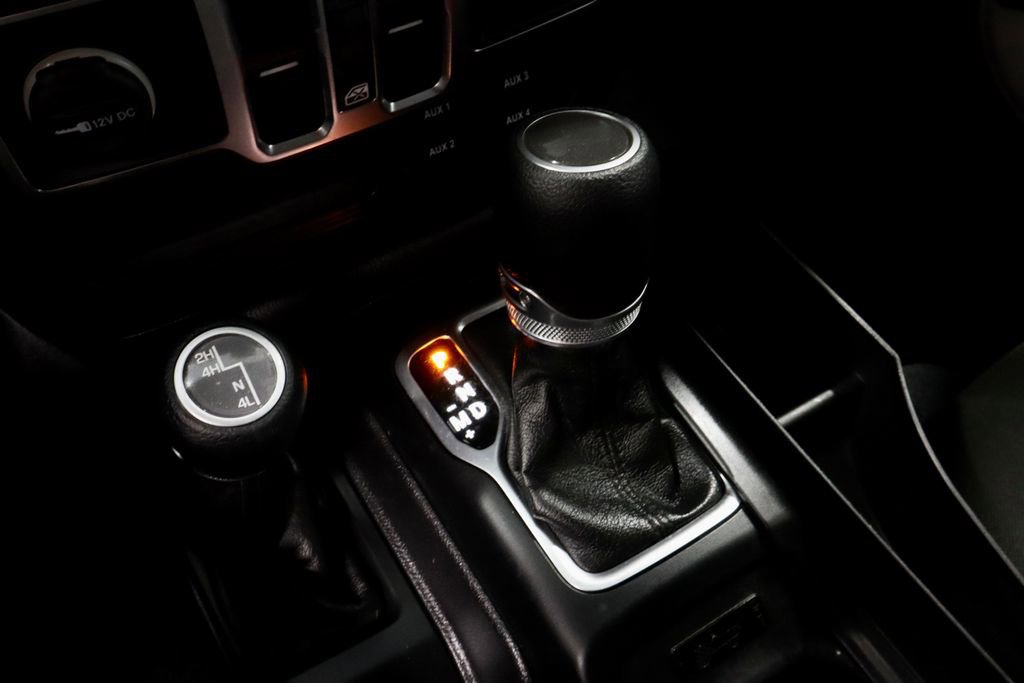 Used 2021 Jeep Wrangler Unlimited Sport AWD/4WD image 31