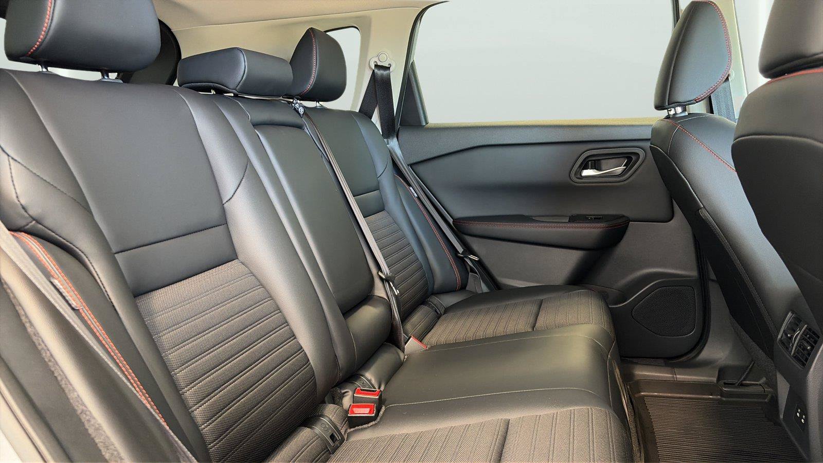 Used 2025 Nissan Rogue SV w/ Rock Creek Premium Package AWD/4WD image 15