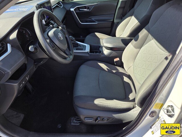Used 2023 Toyota RAV4 XLE FWD image 11