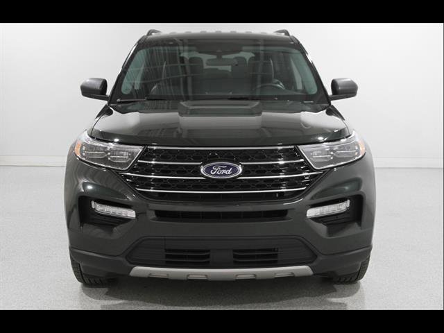 Certified 2023 Ford Explorer XLT w/ Equipment Group 202A AWD/4WD image 4