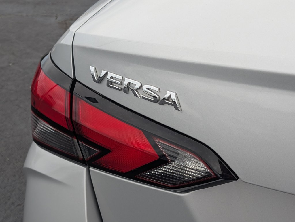Used 2020 Nissan Versa S FWD image 22
