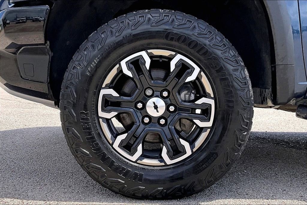 Used 2022 Chevrolet Silverado 1500 ZR2 w/ Technology Package AWD/4WD image 32