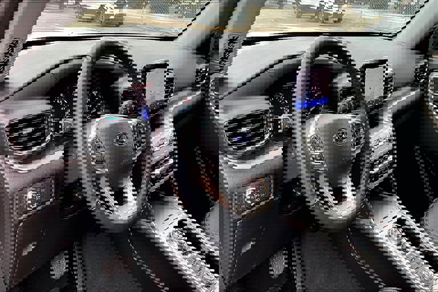 Certified 2022 Ford Explorer XLT w/ Equipment Group 202A image 19