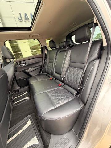 Used 2023 Nissan Rogue Platinum w/ Platinum Premium Package FWD image 24