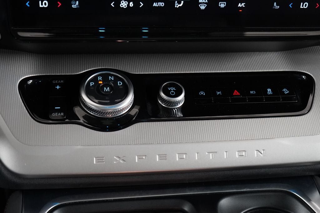 Certified 2025 Ford Expedition Active AWD/4WD image 29