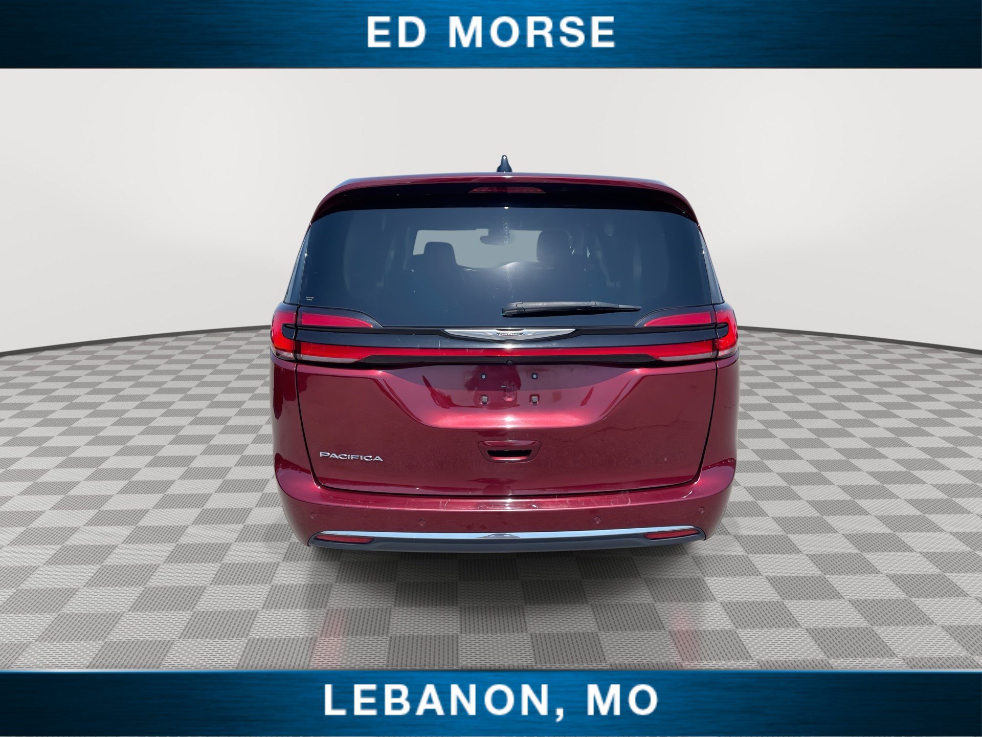 Used 2023 Chrysler Pacifica Touring-L FWD image 7
