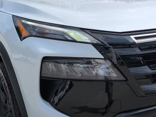 Used 2025 Nissan Rogue SV w/ Rock Creek Premium Package AWD/4WD image 11