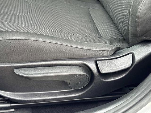 Used 2021 Hyundai Elantra SE FWD image 21
