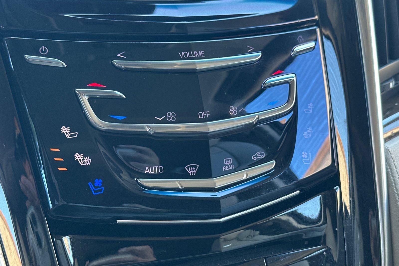 Used 2019 Cadillac Escalade Luxury RWD image 29