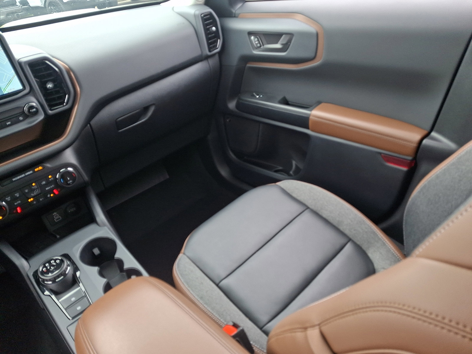 Certified 2023 Ford Bronco Sport Outer Banks w/ Tech Package AWD/4WD image 15