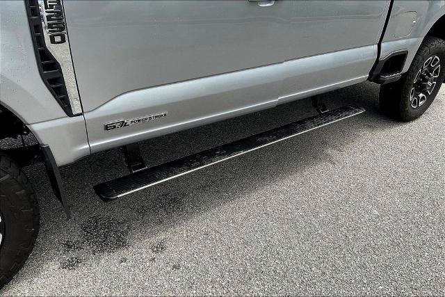 Certified 2024 Ford F250 Platinum w/ FX4 Off-Road Package AWD/4WD image 7