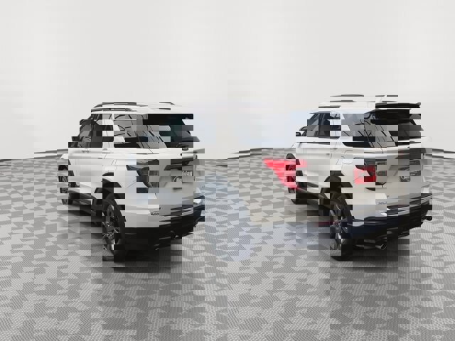 Certified 2021 Ford Explorer XLT w/ Equipment Group 202A image 2