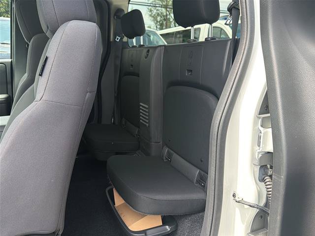 Used 2024 Nissan Frontier S RWD image 7