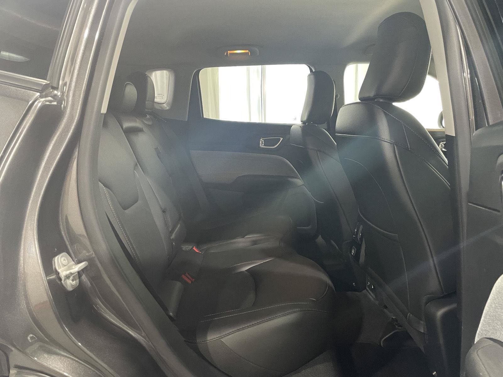 Used 2022 Jeep Compass Latitude AWD/4WD image 26