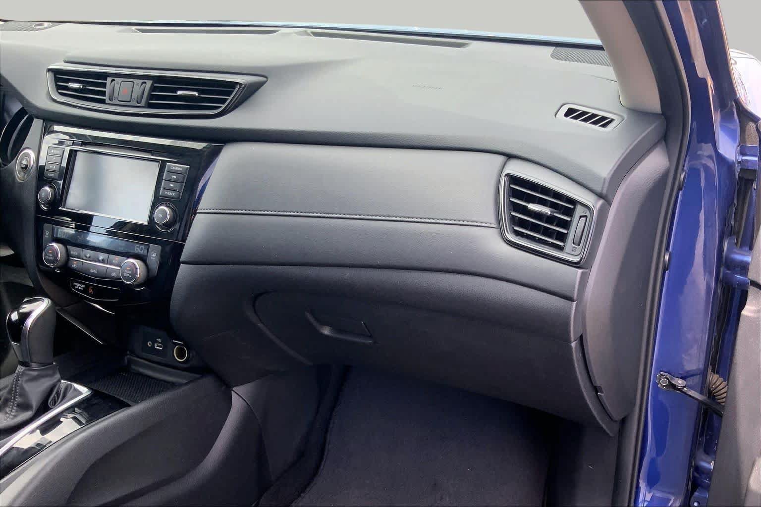 Used 2018 Nissan Rogue SV FWD image 19