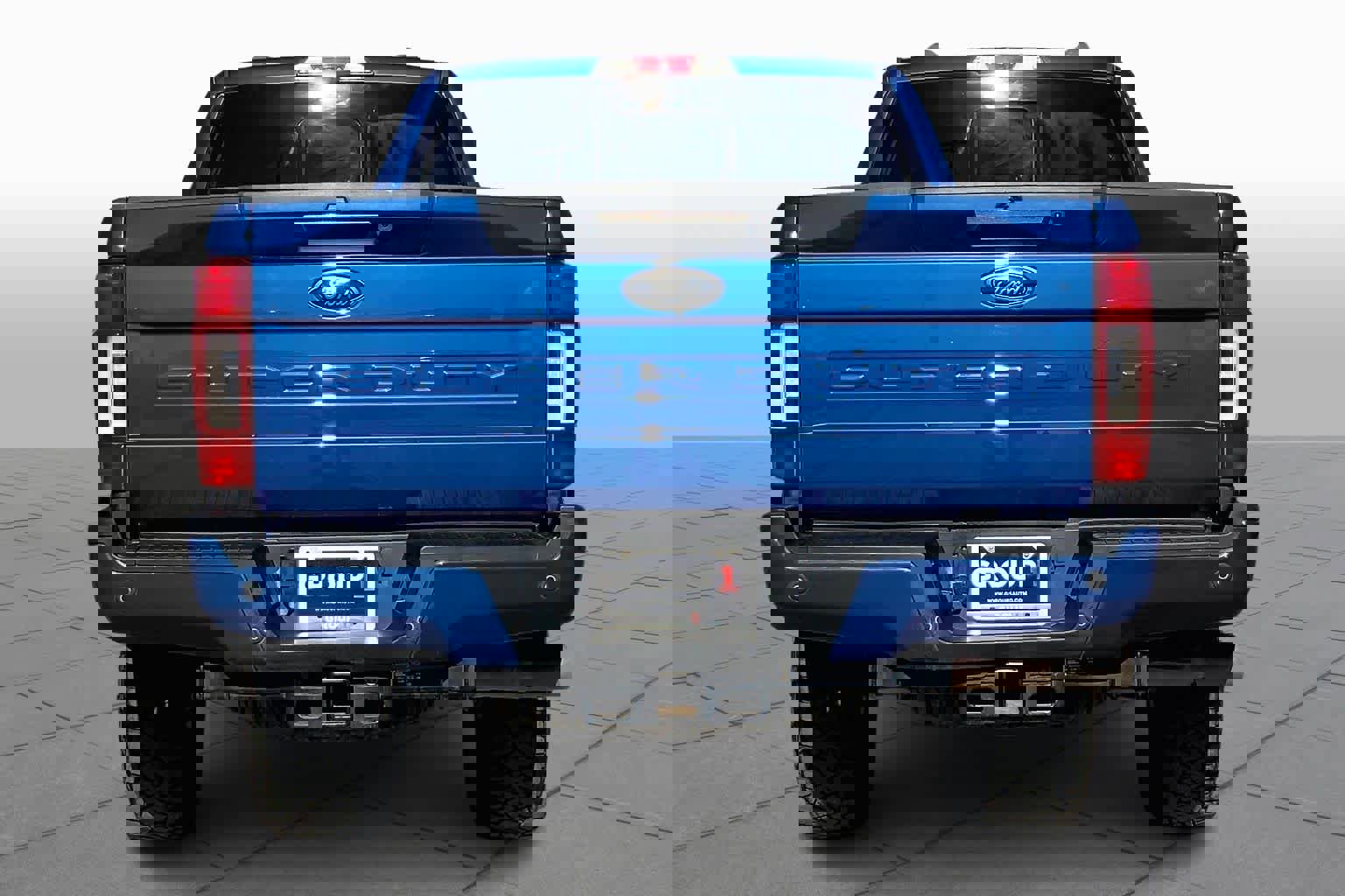 Certified 2022 Ford F350 Lariat w/ Tremor Off-Road Package image 4