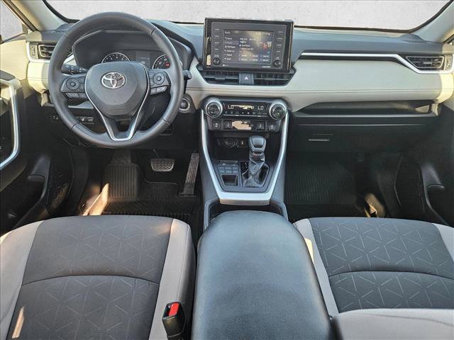 Used 2021 Toyota RAV4 XLE w/ Convenience Package image 18