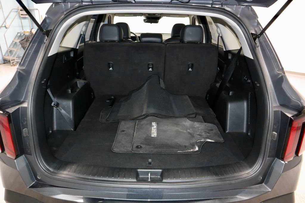 Used 2025 Kia Sorento S AWD/4WD image 15