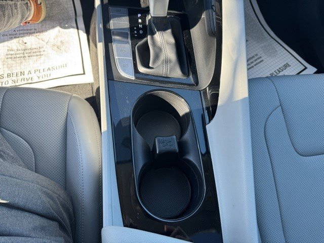 Used 2023 Hyundai Elantra Limited w/ Cargo Package image 23