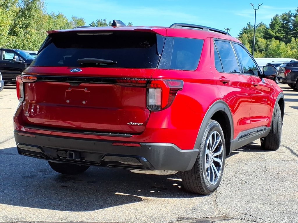 Certified 2025 Ford Explorer ST-Line AWD/4WD image 4