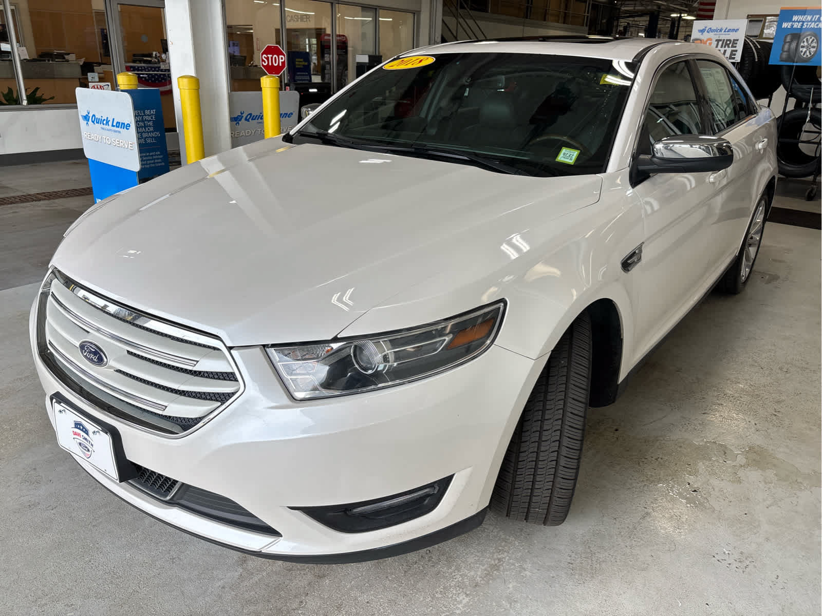 Certified 2018 Ford Taurus Limited AWD/4WD image 4