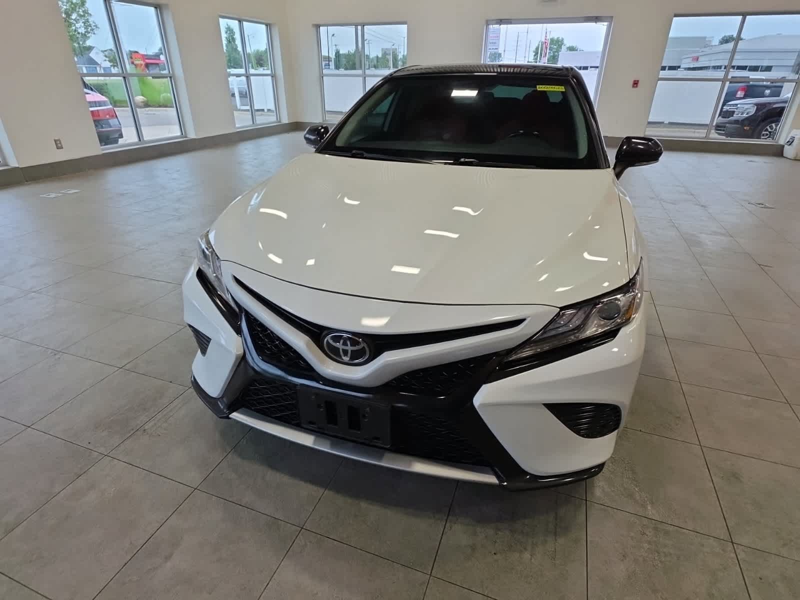 Used 2019 Toyota Camry XSE FWD image 2