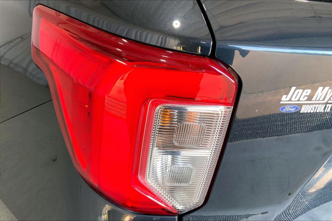 Certified 2024 Ford Explorer XLT RWD image 26