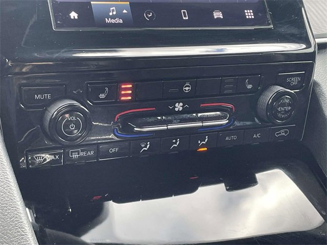 Used 2023 Jeep Grand Cherokee Altitude image 28